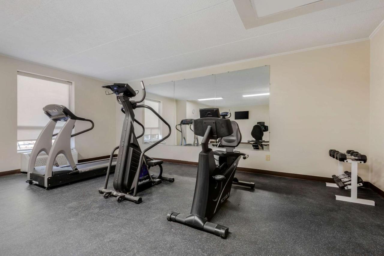 Quality & - Utica Hotel