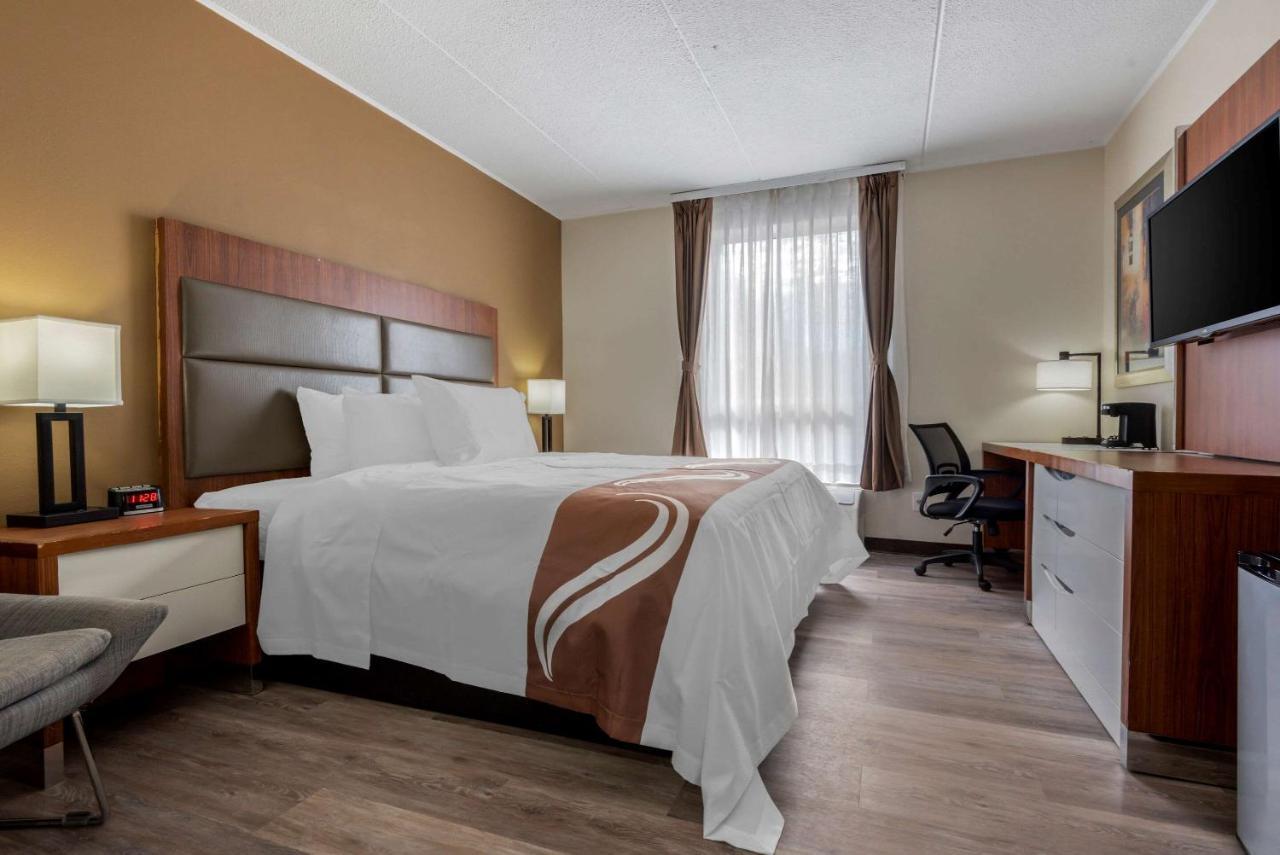 Quality & - Utica Hotel 2*