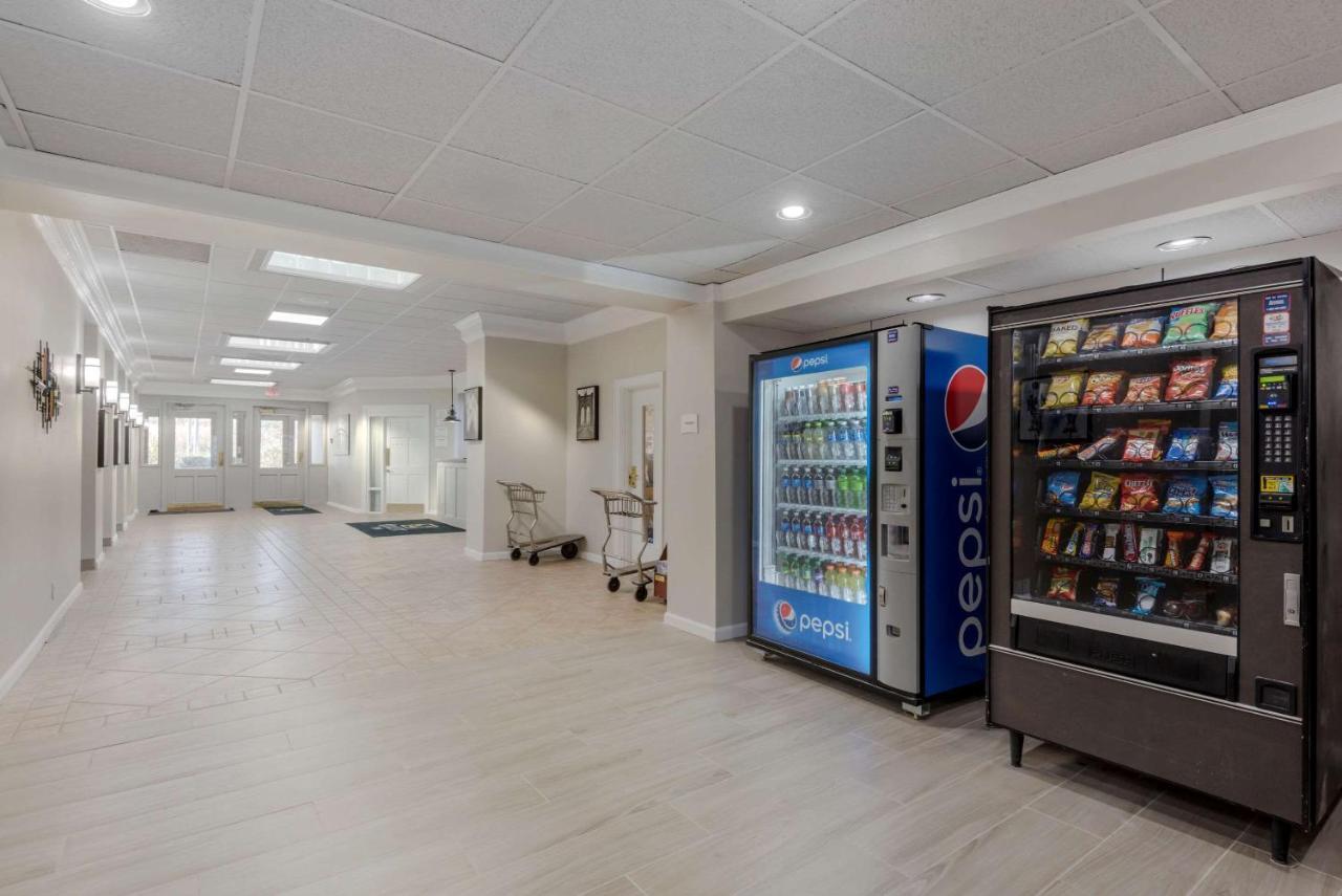Quality & - Utica Hotel